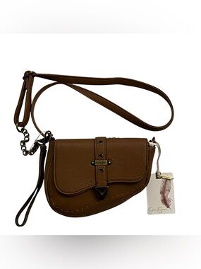 NWT Jessica Simpson 3-in-1 Convertible Bag
- Crossbody, Wristlet, & Belt Bag